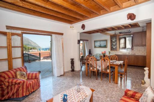 Fernanda'S Traditional 2 Floor House Villa Poros  Exterior photo